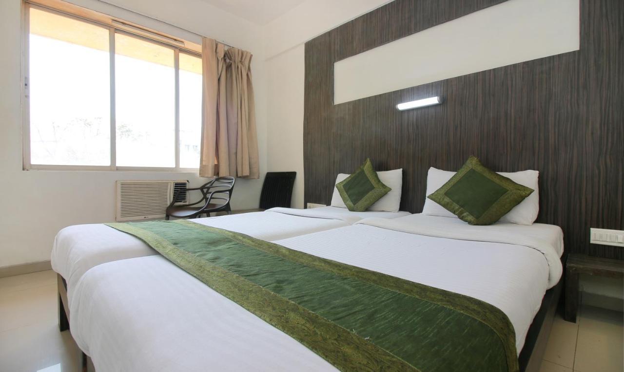 Treebo Trend Golden Nest Hotel Thane Exterior foto