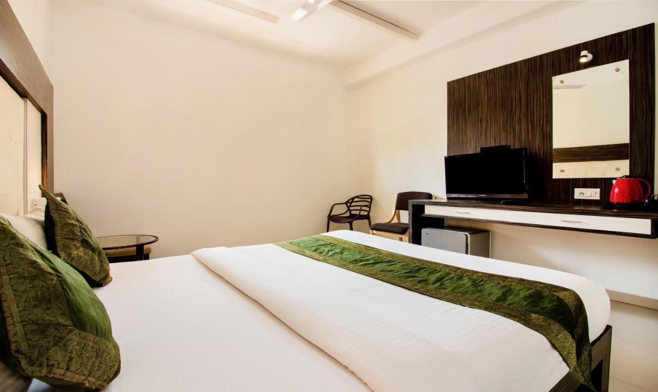 Treebo Trend Golden Nest Hotel Thane Exterior foto