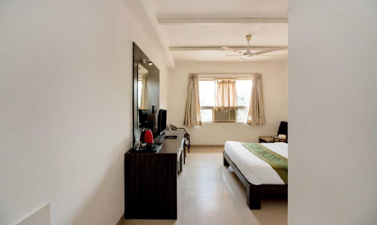 Treebo Trend Golden Nest Hotel Thane Exterior foto